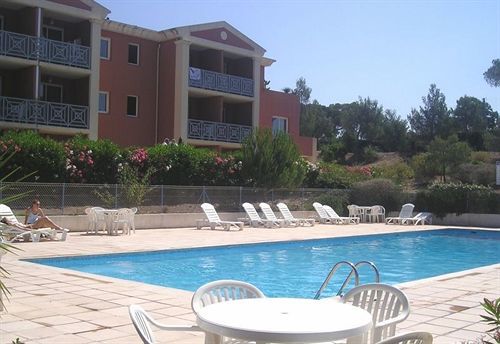 Lagrange Vacances Le Domaine Des Grands Pins Saint-Raphaël Eksteriør bilde