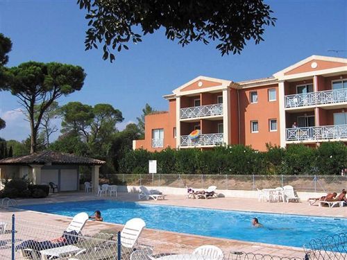 Lagrange Vacances Le Domaine Des Grands Pins Saint-Raphaël Eksteriør bilde